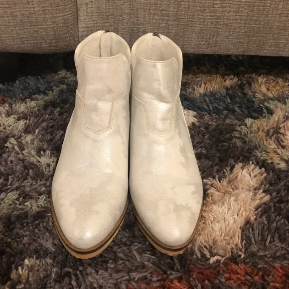 White Ankle Boots - Picture 4 of 7